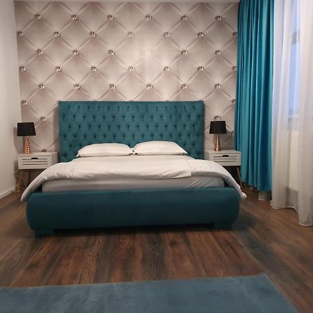 Garsonierre Central Luxury Târgu Jiu Buitenkant foto