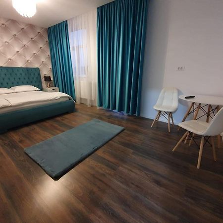 Garsonierre Central Luxury Târgu Jiu Buitenkant foto
