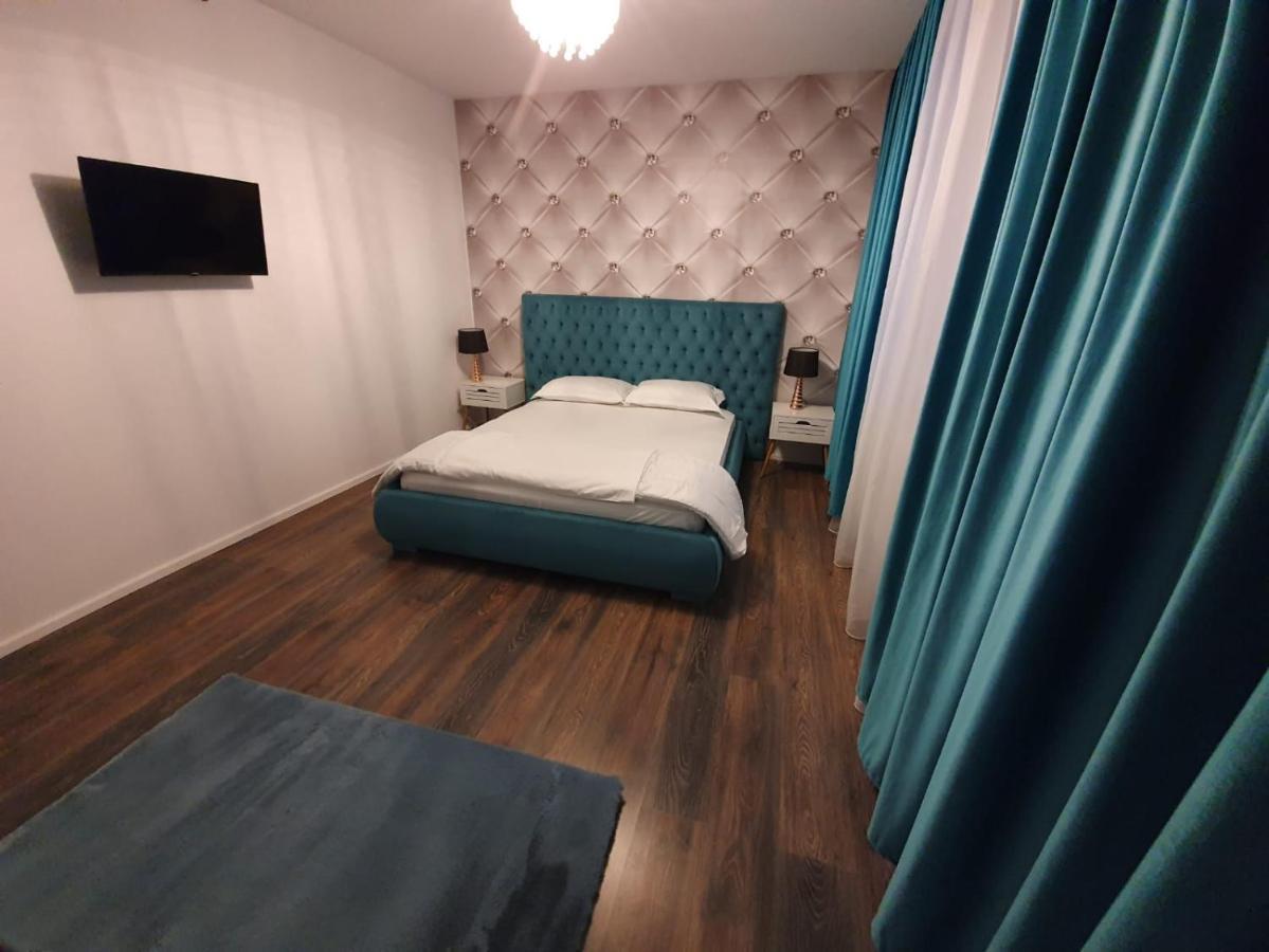 Garsonierre Central Luxury Târgu Jiu Buitenkant foto